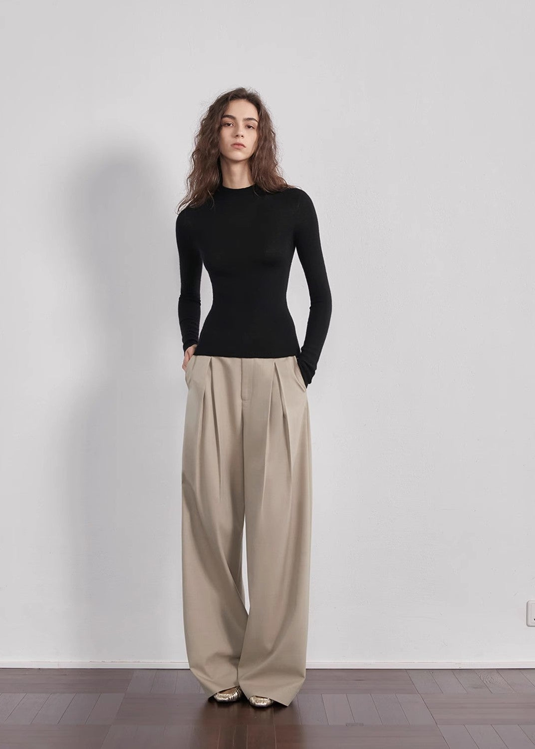 “Street Sketch”Fine-Spun Wool Fashion, Waistless Pleated Loose-Fitting Straight-Leg and Wide-Leg Casual Trousers for Women-0