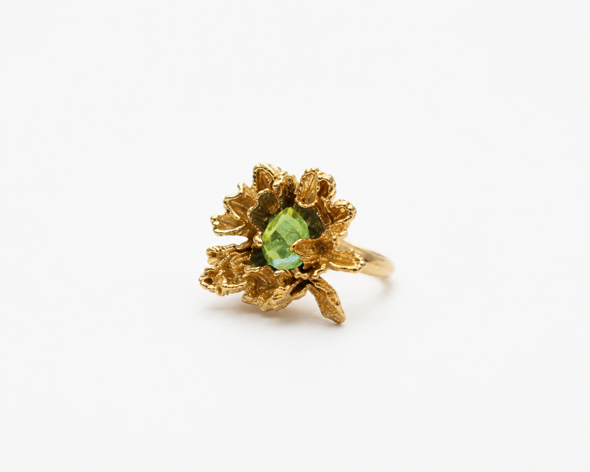 Real Wild Daisy Flower Silver Ring with Bright Blue Murano Glass