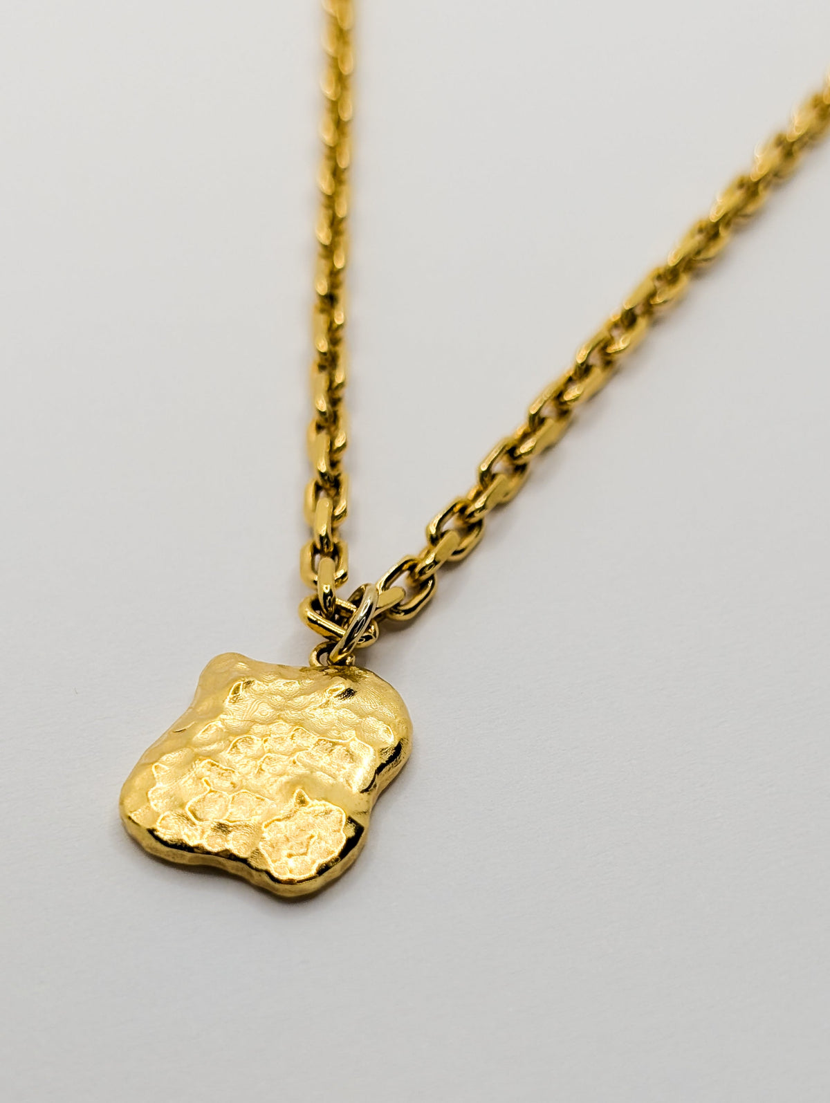 Gold Shelly Mother of Pearl Textured Bezel Necklace-4